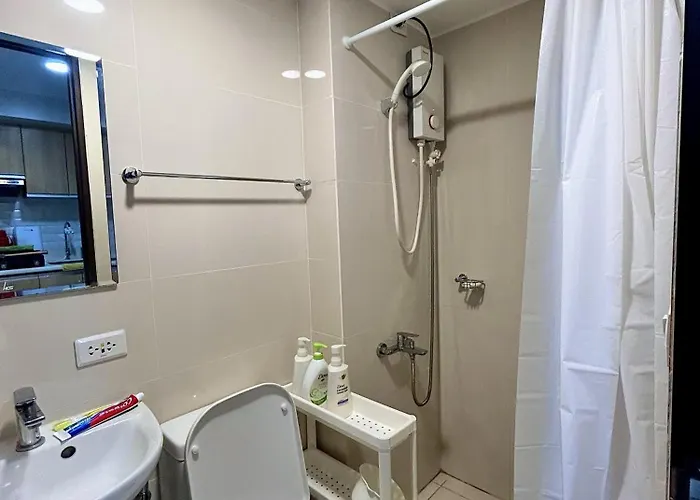 Share In Katipunan - Loft Bed, Spacious Storage, Wifi, Pool, Gym, Sauna, Balcony Aparthotel Manila
