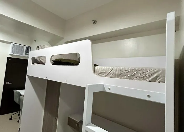 Share In Katipunan - Loft Bed, Spacious Storage, Wifi, Pool, Gym, Sauna, Balcony